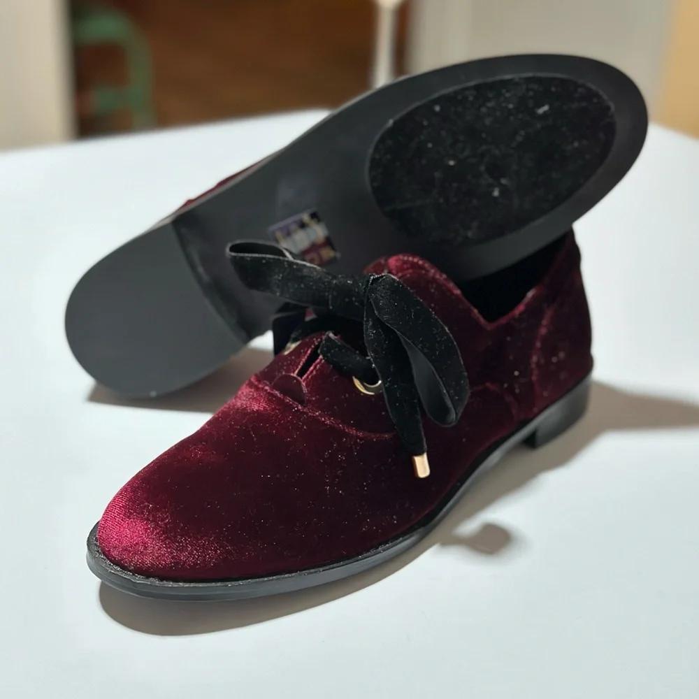 Velvet Maroon Shelly’s London - Picture 3 of 3